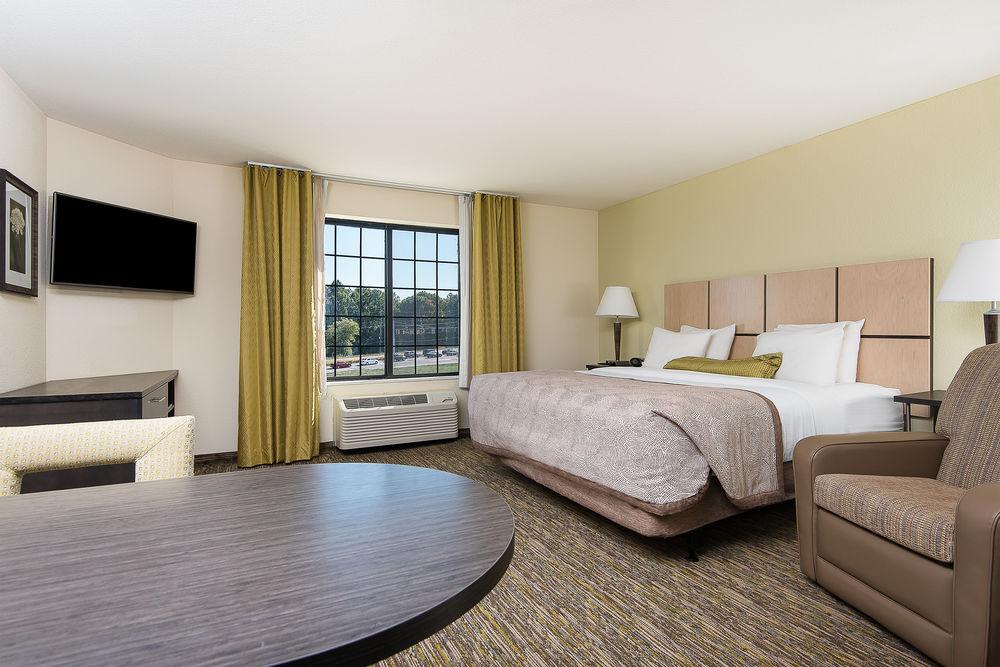 Candlewood Suites Bloomington By Ihg Exterior photo