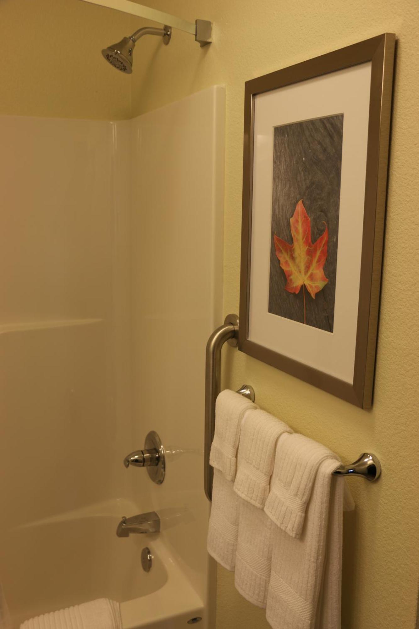 Candlewood Suites Bloomington By Ihg Exterior photo