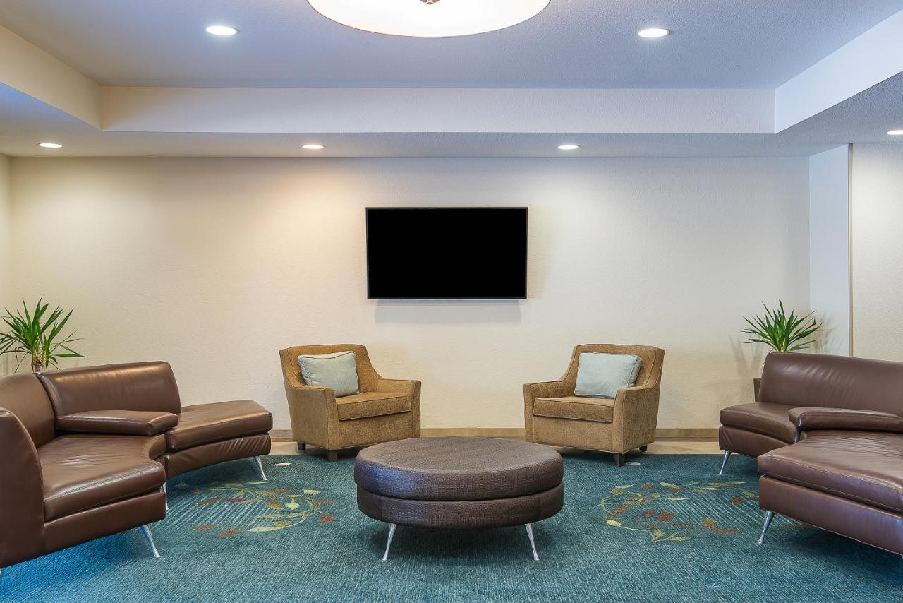 Candlewood Suites Bloomington By Ihg Exterior photo
